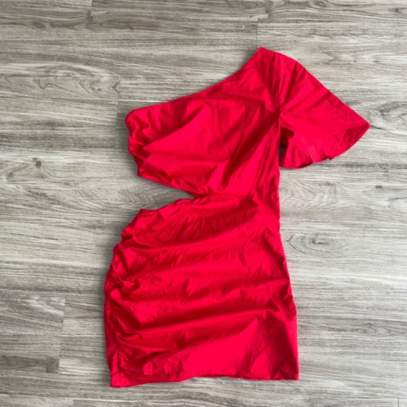 Lovers and friends Page Dress in Tango Red - Picture 2 of 9